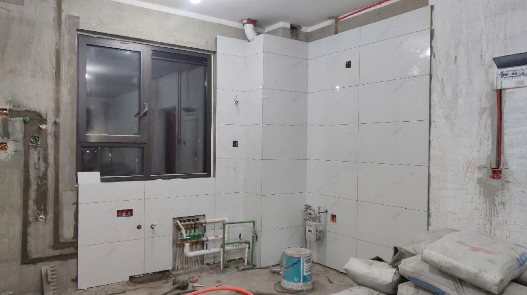 厨房墙面瓷砖鼓了怎样处理(厨房墙面瓷砖鼓了怎样处理?)